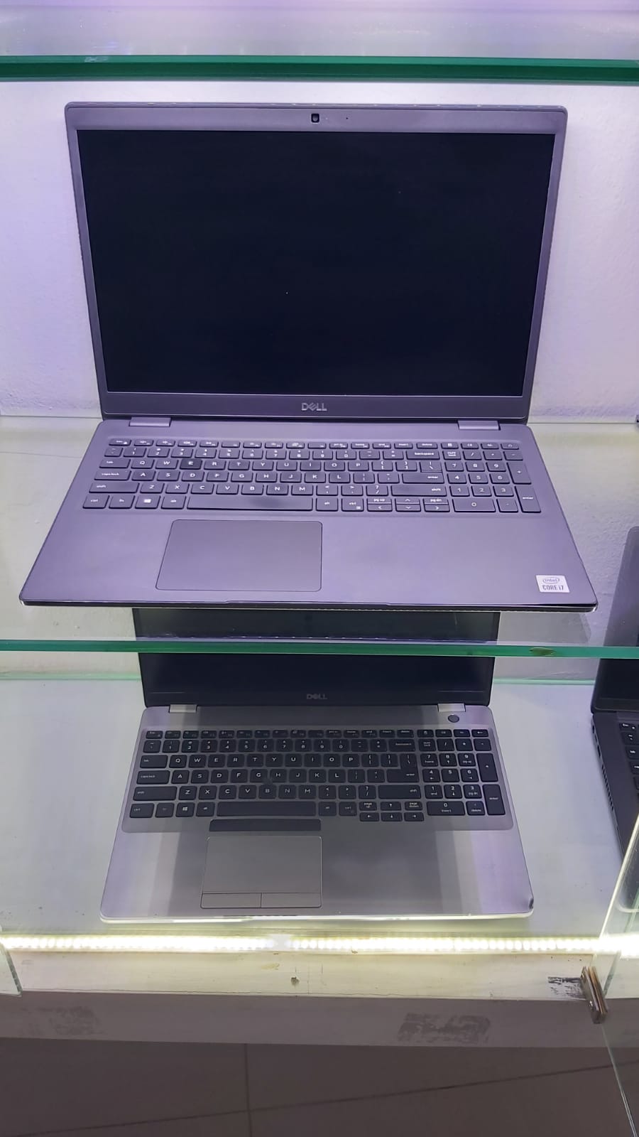 computadoras y laptops - Dell Latitude 3510 Intel Core i7  de 10ma 32gb Ram 0