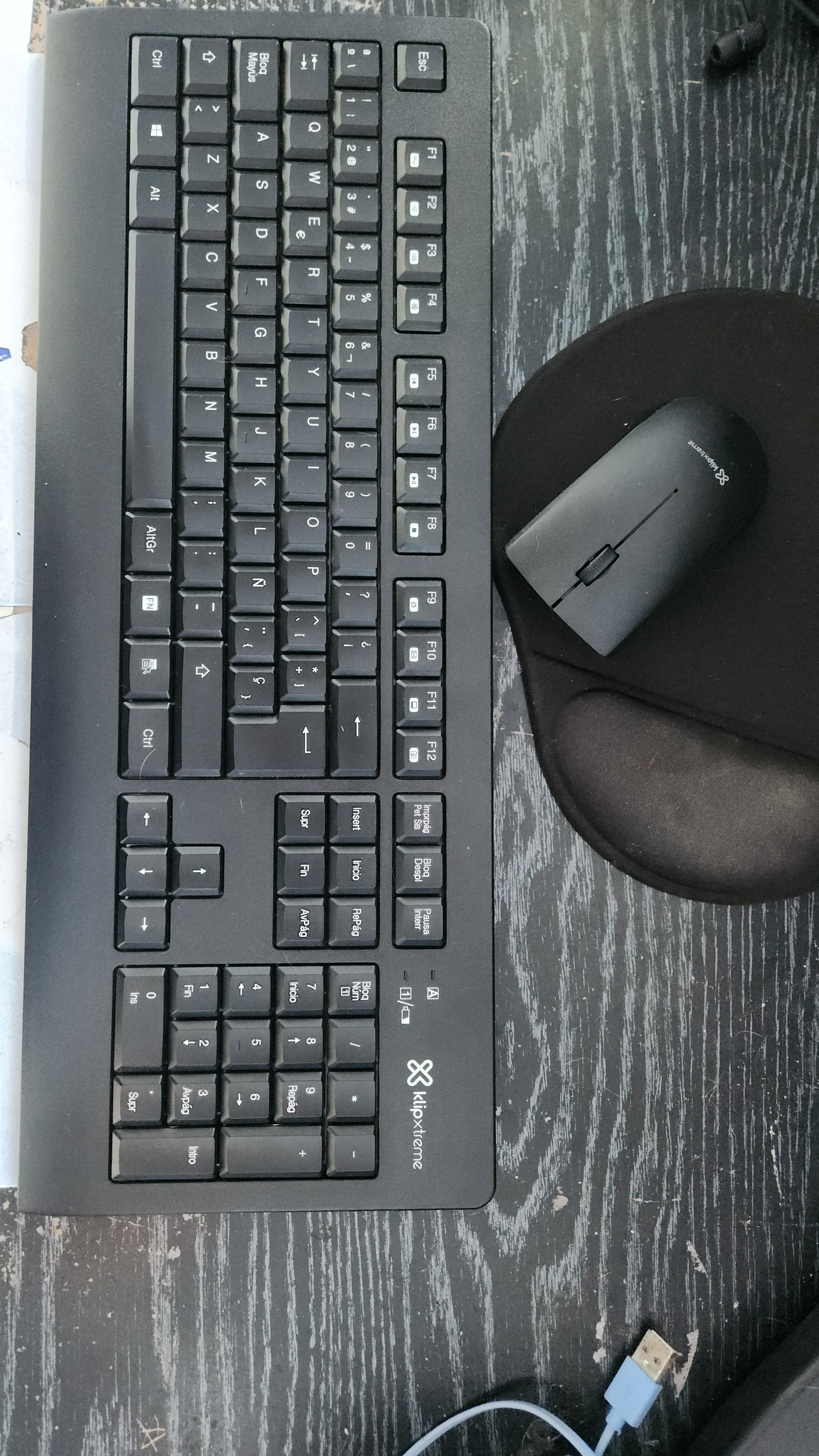 computadoras y laptops - Vendo Teclado y mouse inhambrico X  ClipXtreme  0