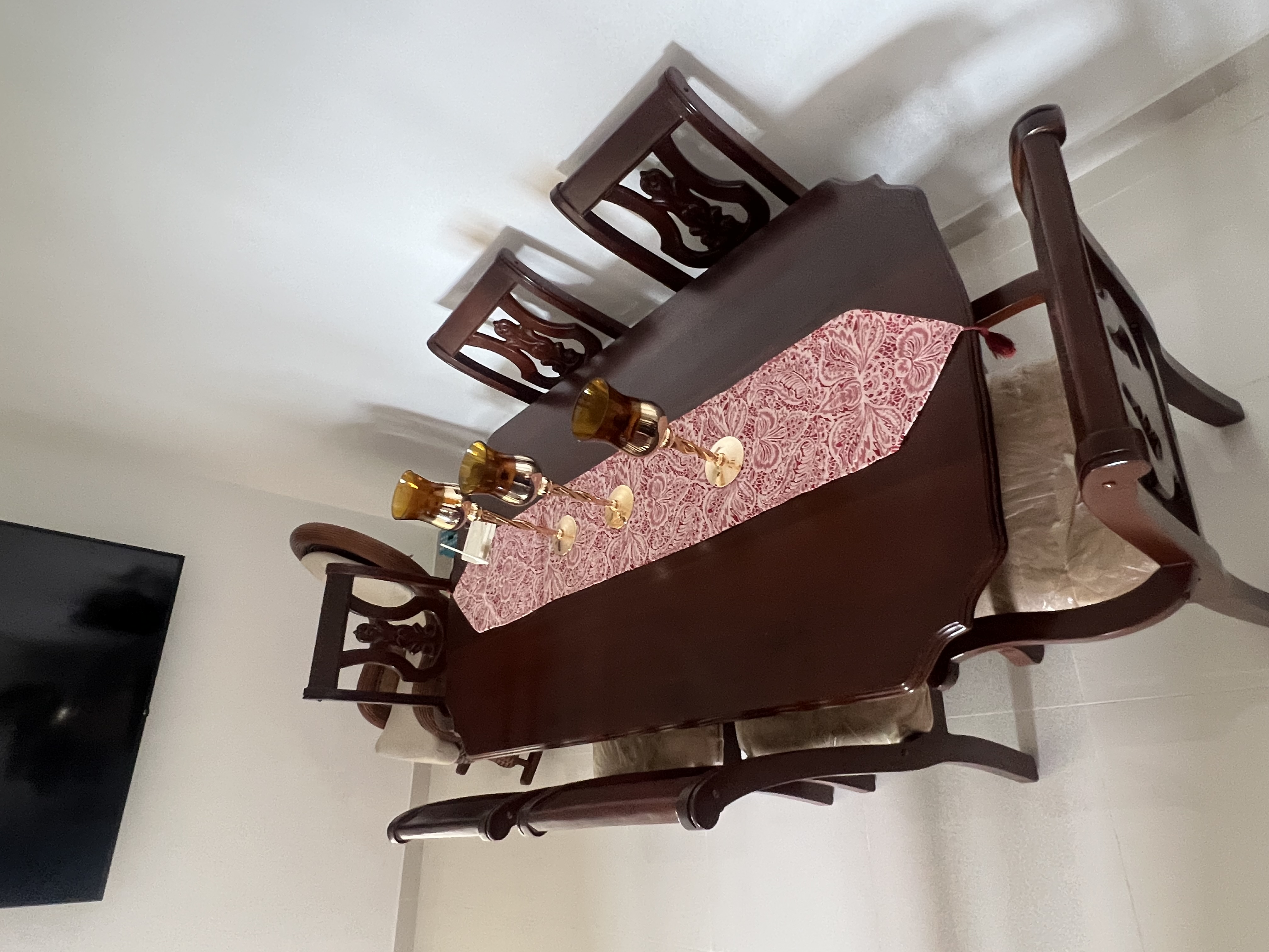 muebles y colchones - Comedor caoba 6 sillas 0