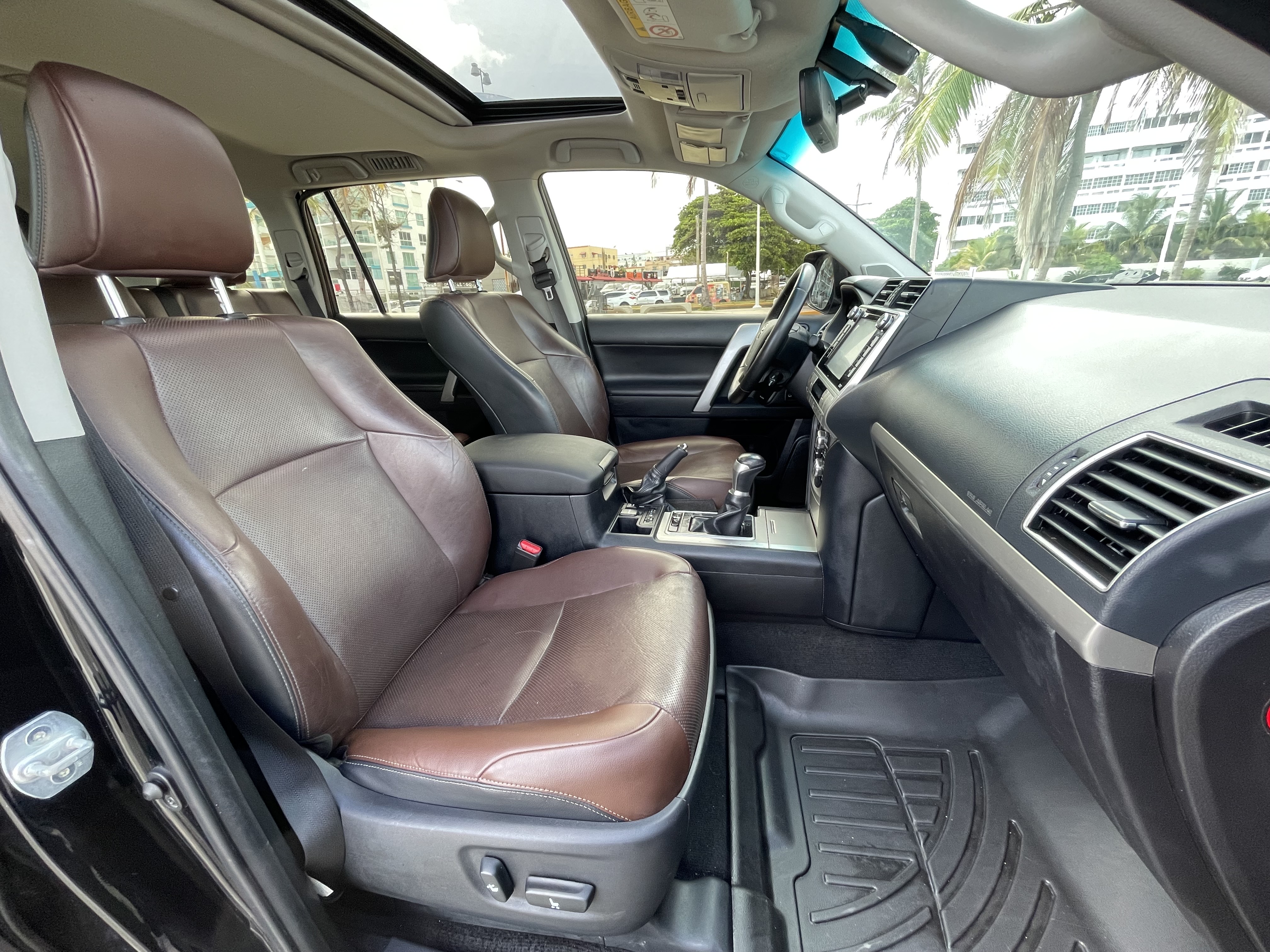 jeepetas y camionetas - Toyota Land Cruiser Prado VXL 2020 7