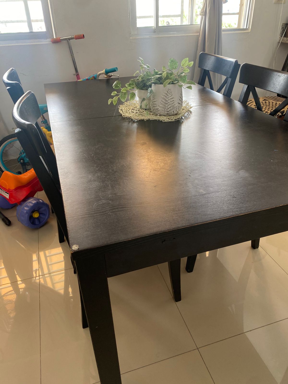 muebles y colchones - Mesa de Ikea de 6 posiciones con 4 sillas 5