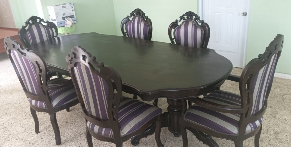 muebles y colchones - Vendo Juego de Comedor en caoba 1
