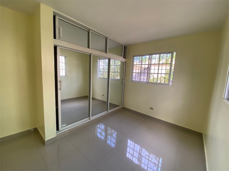 casas - Venta de casa de 340tms próximo a la Charles de Gaulle con amplio patio  6