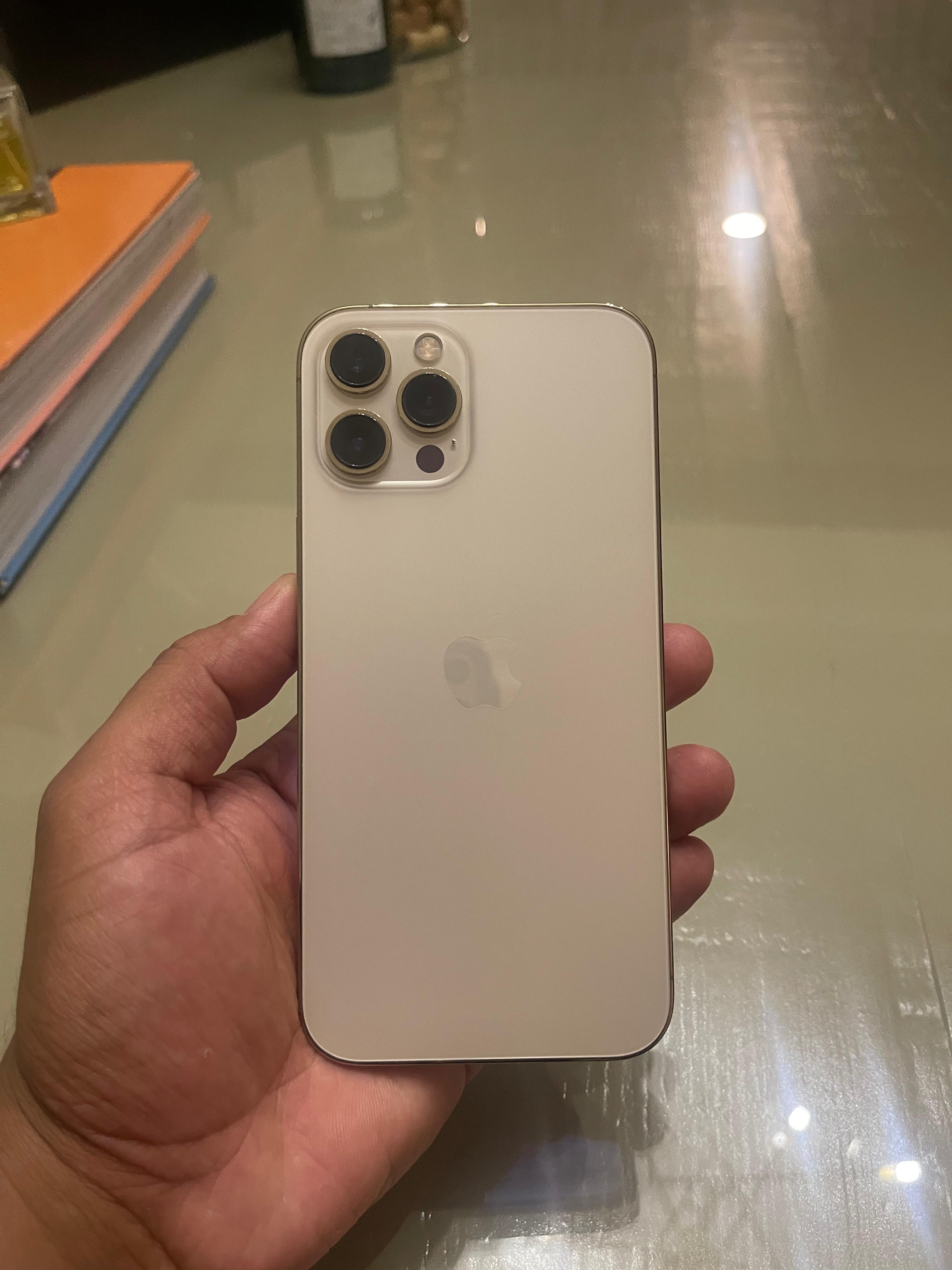 celulares y tabletas - Se vende Iphone 12 Pro Max como nuevo 3