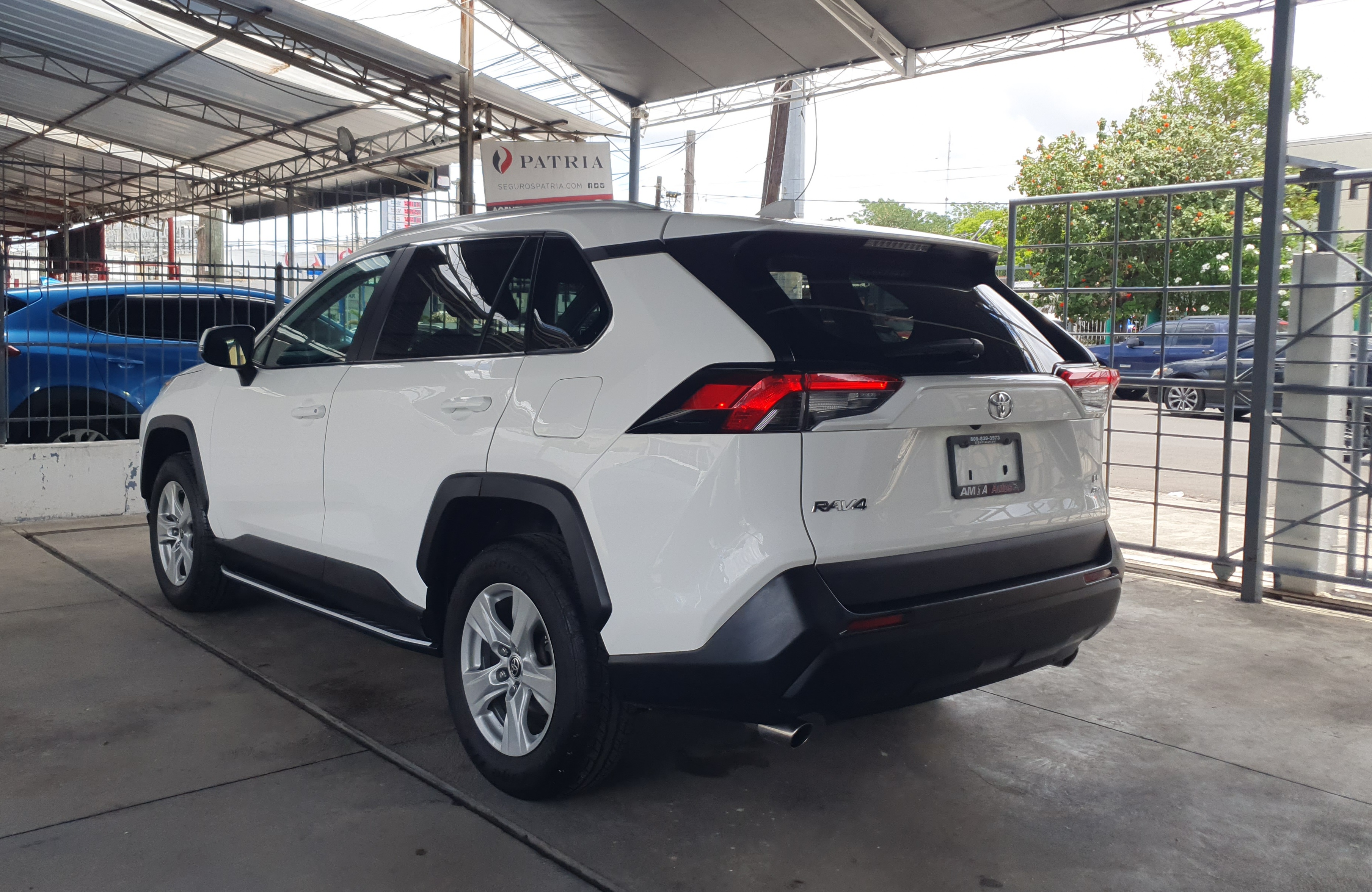 jeepetas y camionetas - TOYOTA RAV4 2022 RECIEN IMPORTADA CLEAN  2