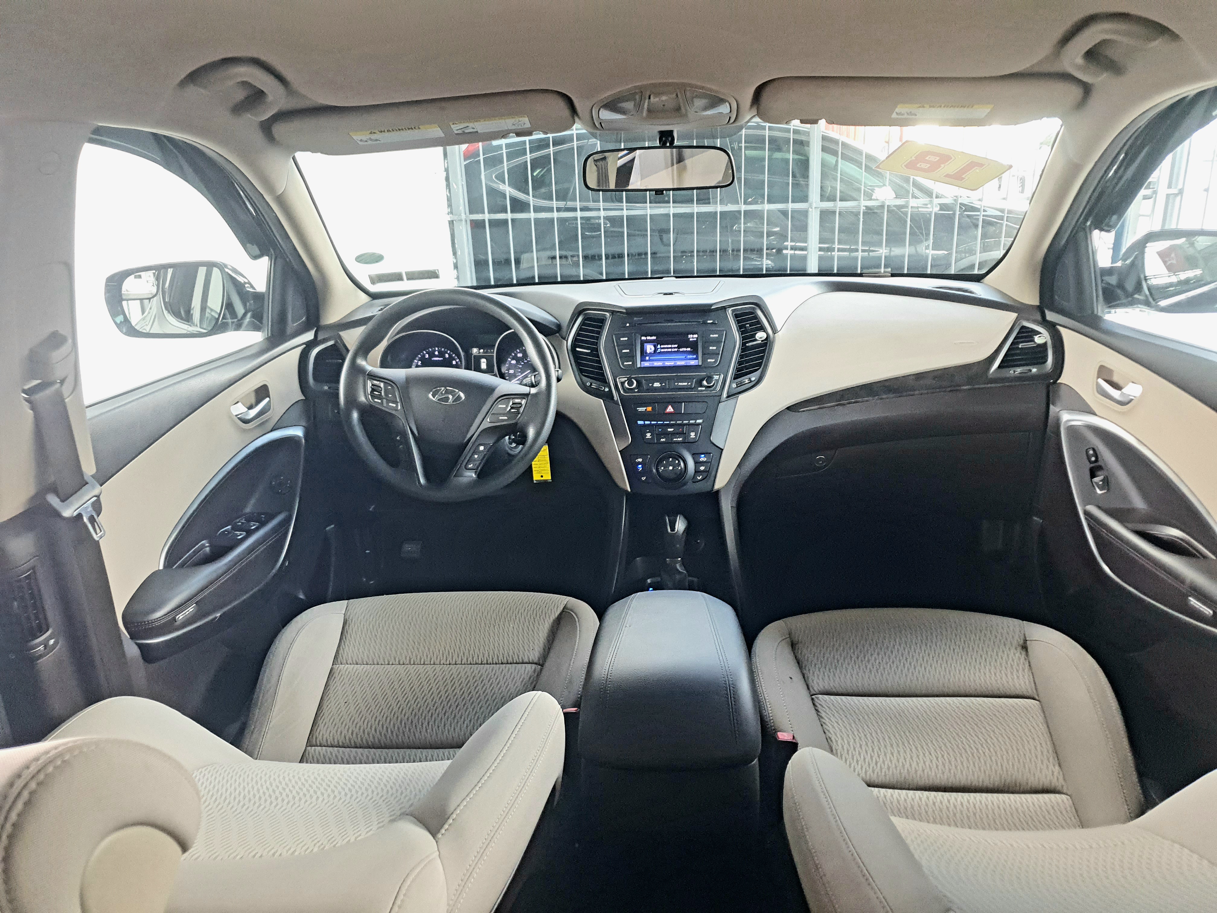jeepetas y camionetas - HYUNDAI SANTA FE SPORT 2018 EN OFERTA SIN USO RD 6