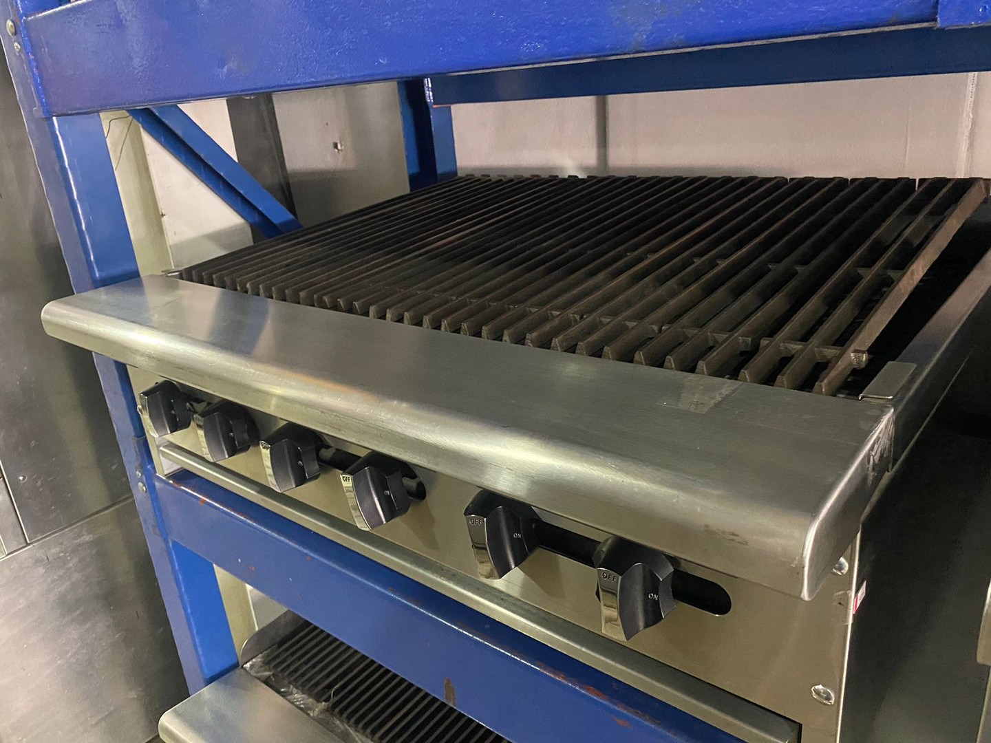 equipos profesionales - Plancha, Asber de 36" a Gas  Modelo: AERB-36" Tipo Parrillada  1