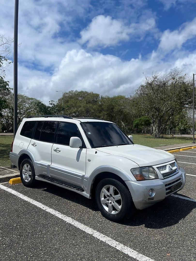 jeepetas y camionetas -  Mitsubishi Montero 2005 NEGOCIABLE 1