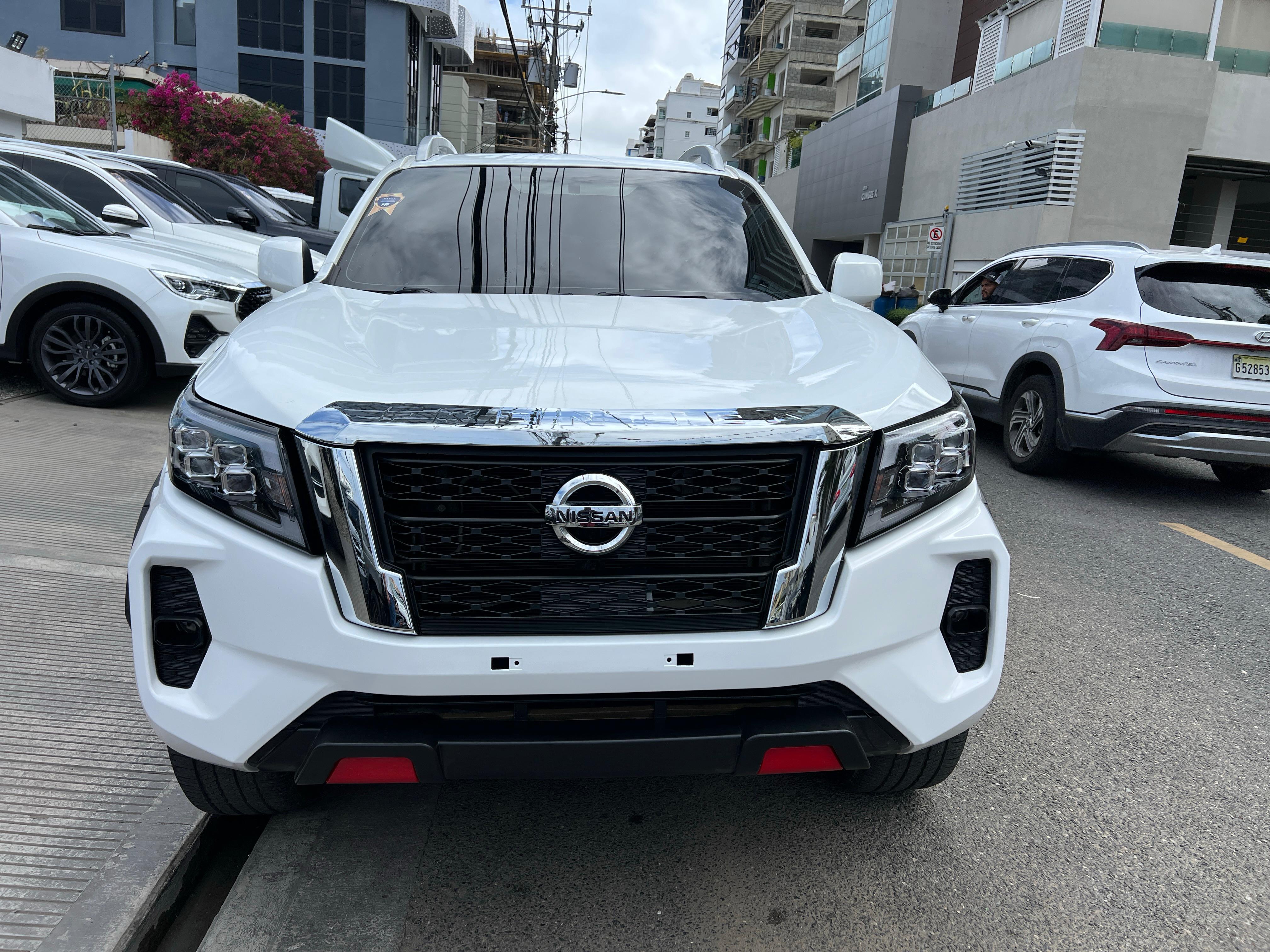 jeepetas y camionetas - Nissan Frontier NP300 2019 Modificada 1