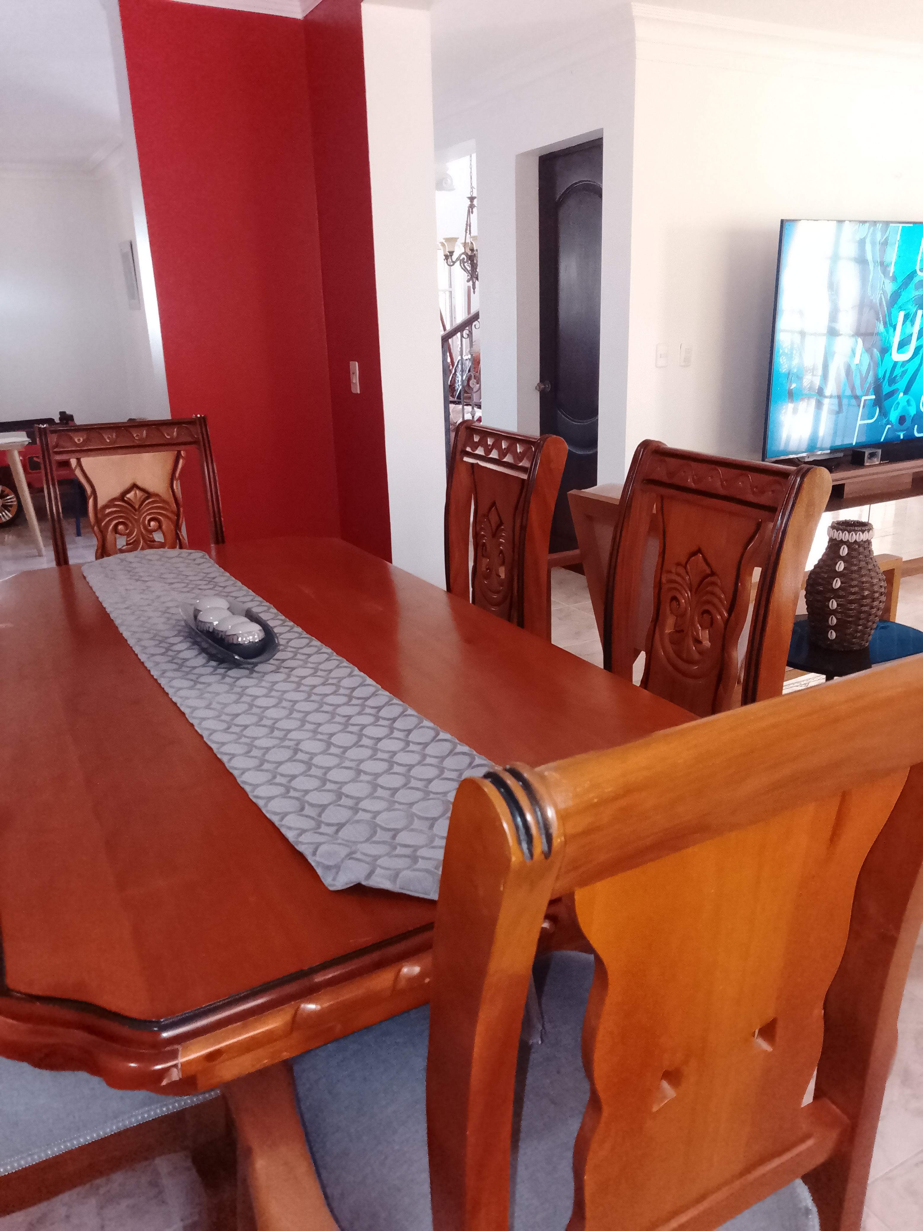 muebles y colchones - Se vende comedor 6 sillas caoba en Santiago