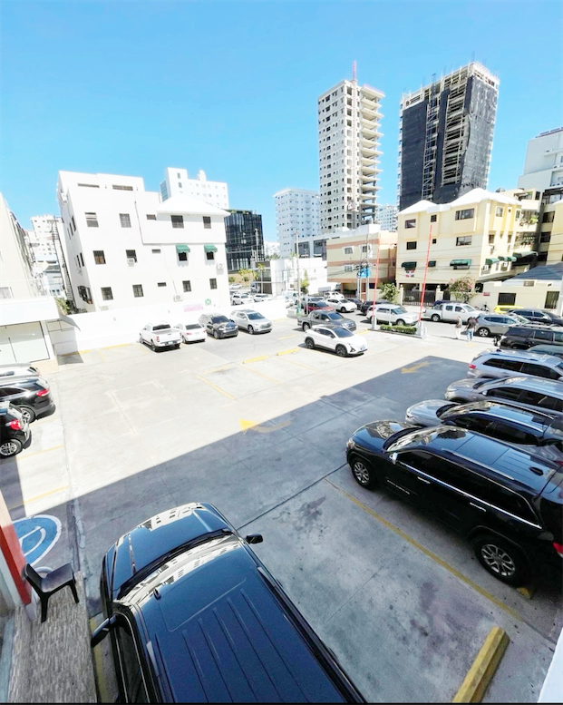 oficinas y locales comerciales - Local en Piantini primer nivel  5