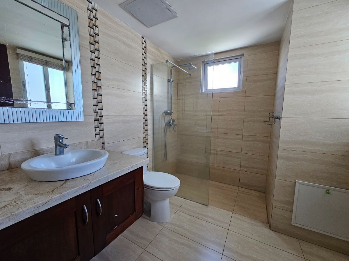 apartamentos - Se vende y se alquila  apartamento en el Naco 
 2