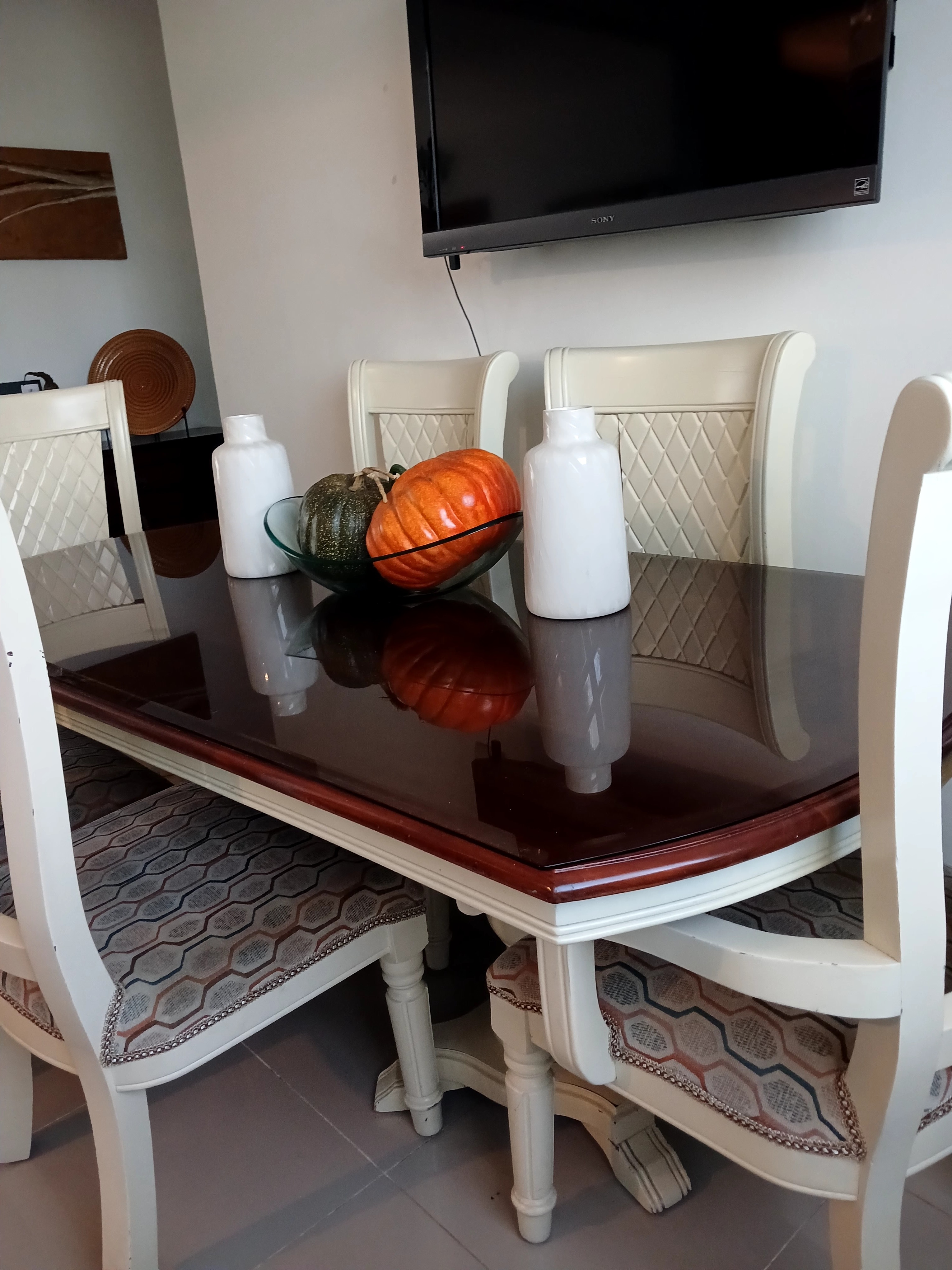 muebles y colchones - Elegante y atemporal comedor en caoba de 6 sillas 2