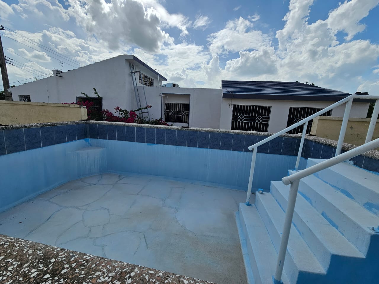 casas - Casa con ApartaEstudio y Locales Comerciales en San Francisco de Macorís Macoris 2