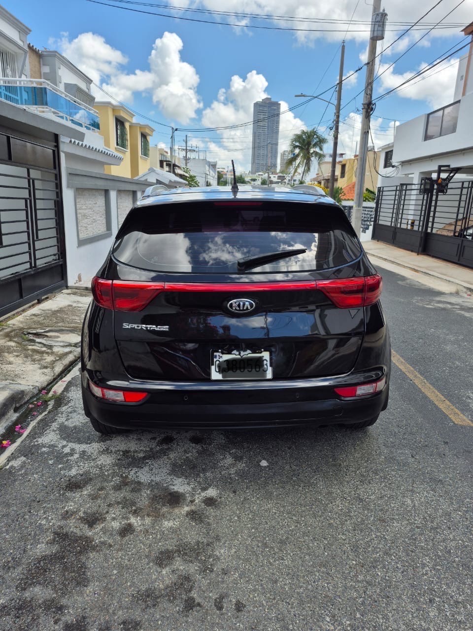 jeepetas y camionetas - Kia Sportage 2017 Negra. 950 mil negociable 3