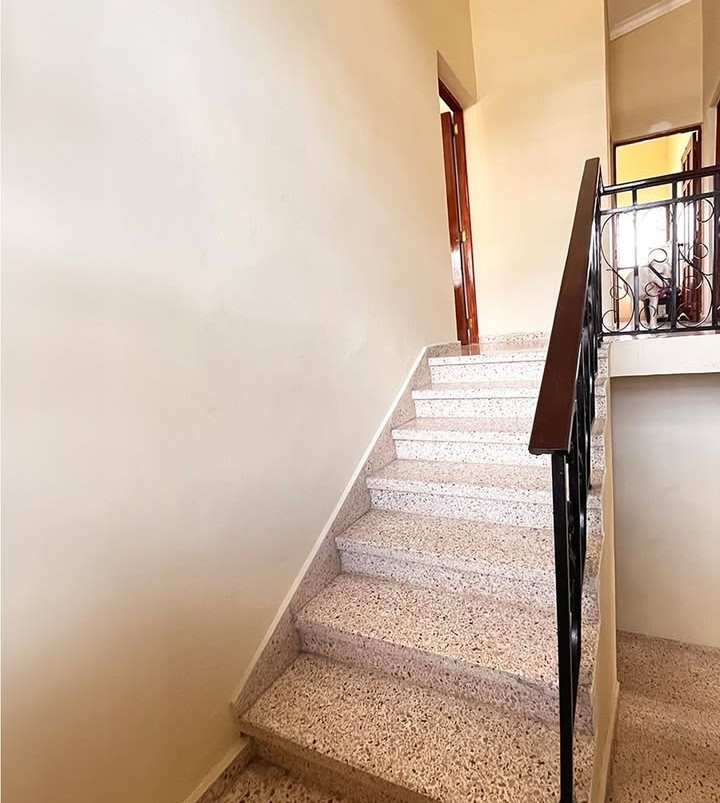 casas - casa en colinas del seminario  5