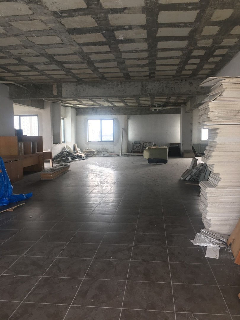 oficinas y locales comerciales - Local de oficina en Serralles  9