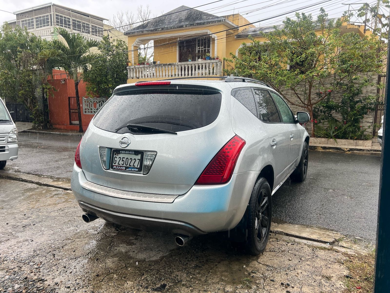 jeepetas y camionetas - Vendo Nissan murano como nueva  está en el diler  3
