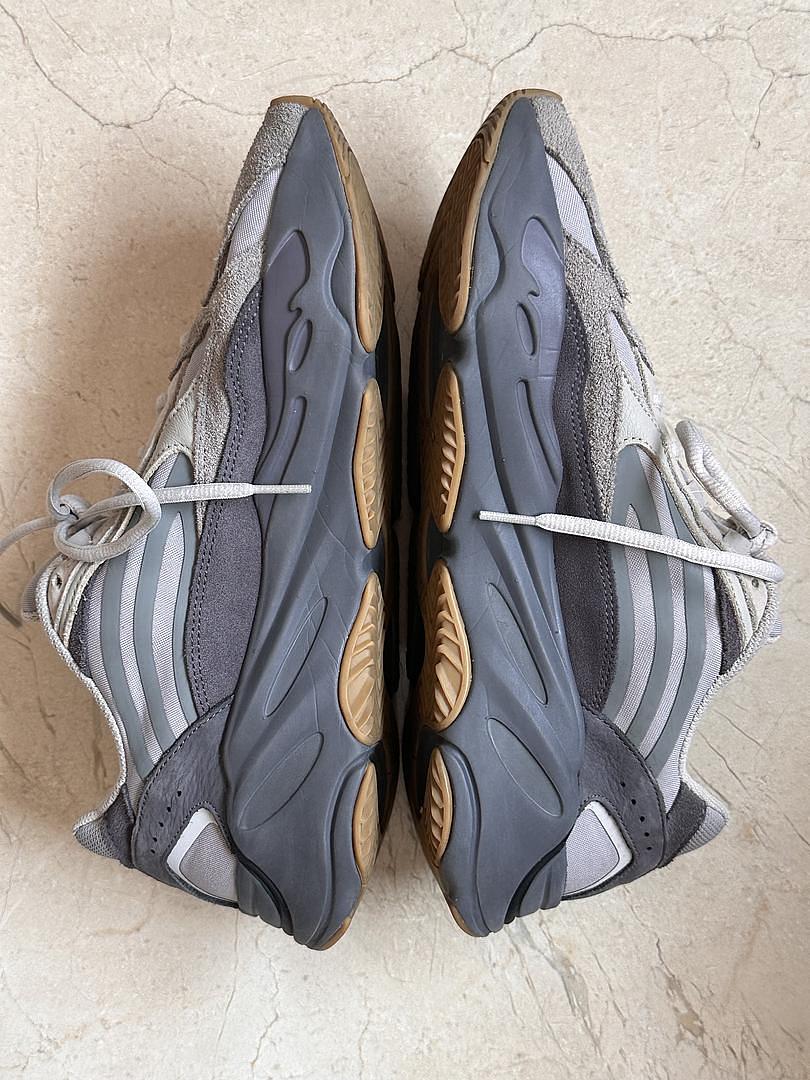 zapatos para hombre - Adidas Yeezy Boost 700 V2 Tephra | Como Nuevos  3