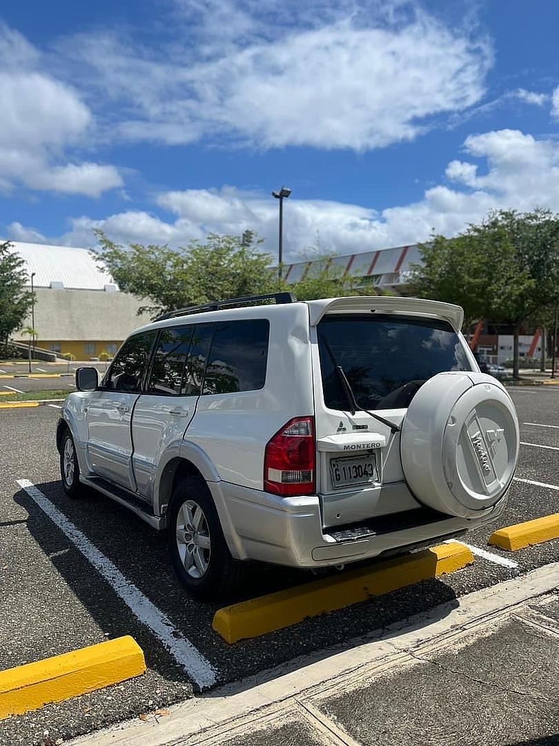 jeepetas y camionetas -  Mitsubishi Montero 2005 NEGOCIABLE 2