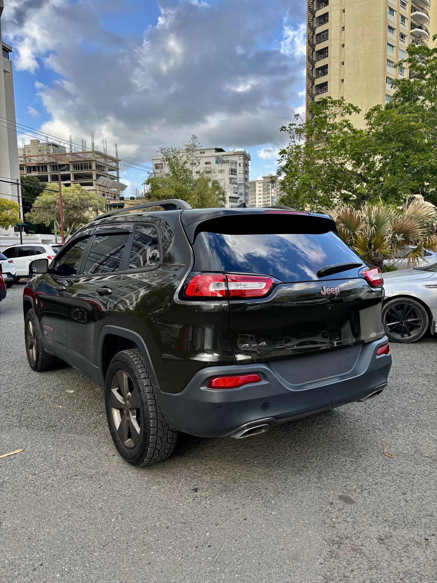 jeepetas y camionetas - Jeep Cherokee KL 75 aniversario 2016 5