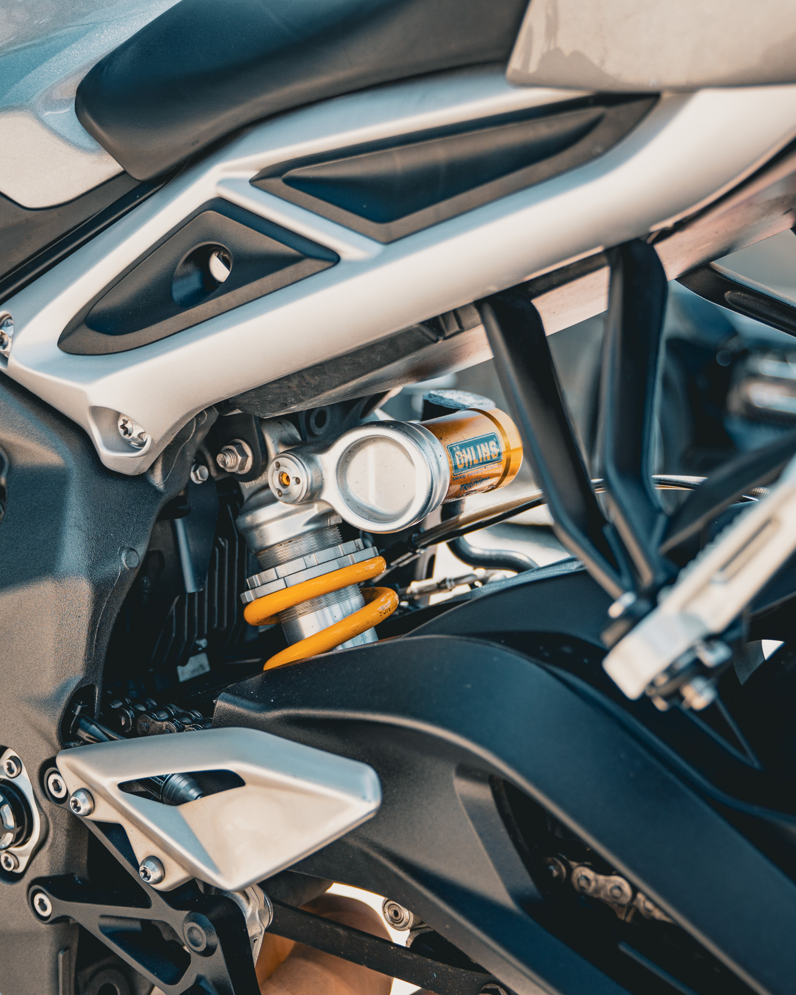 motores y pasolas - TRIUMPH STREET TRIPLE RS 765 7