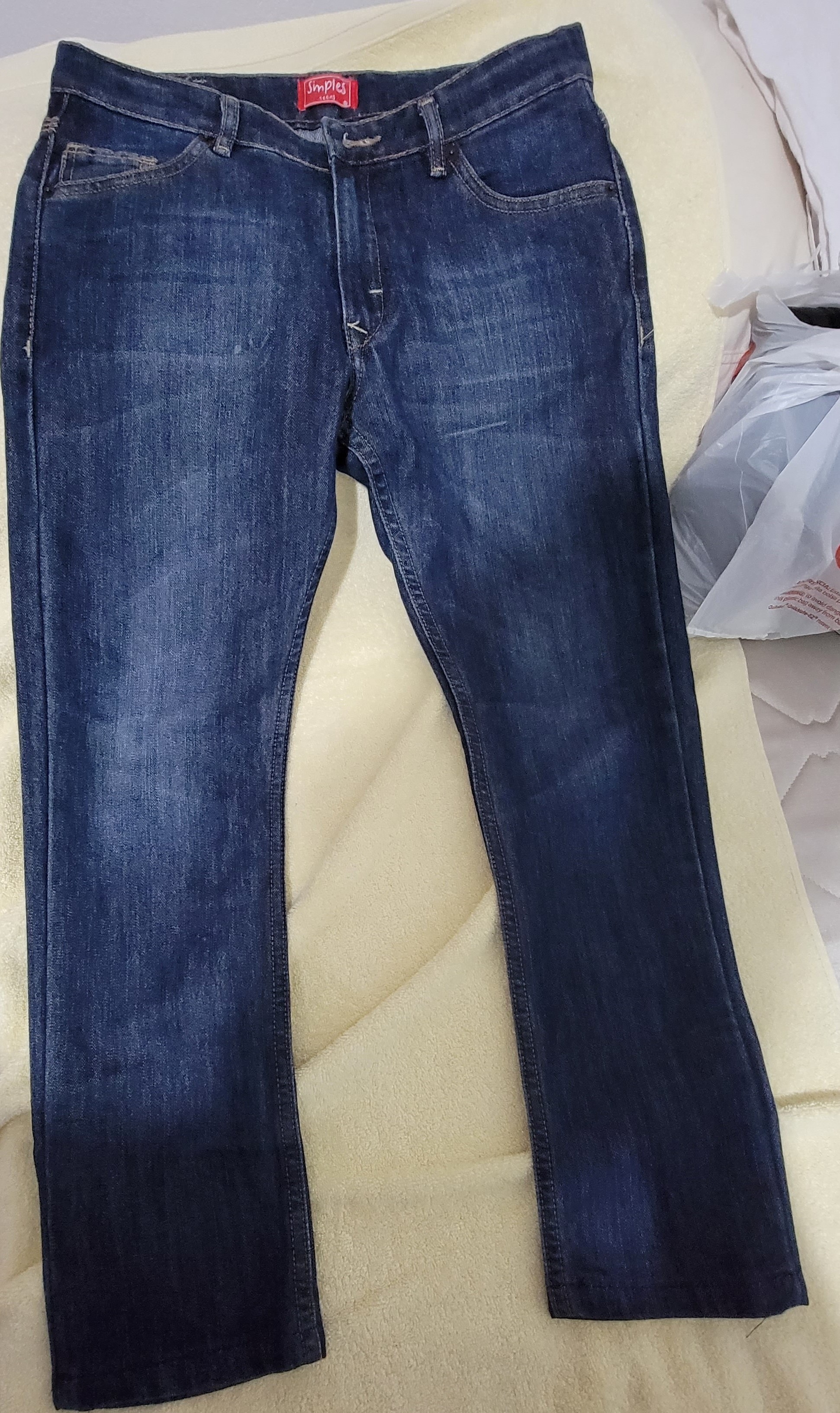ropa y zapatos - Vendo ropa para niños 10,12,14 polos y pantalones 3