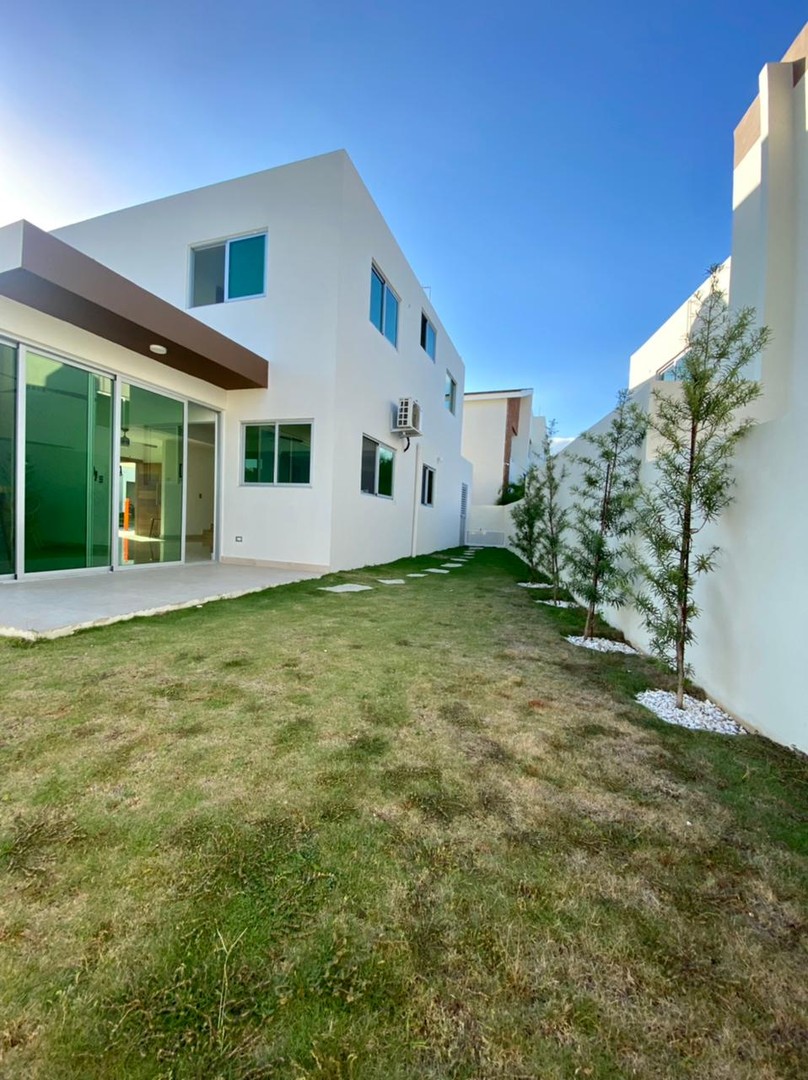 casas - Se vende casa de dos niveles en Ciudad Modelo 7