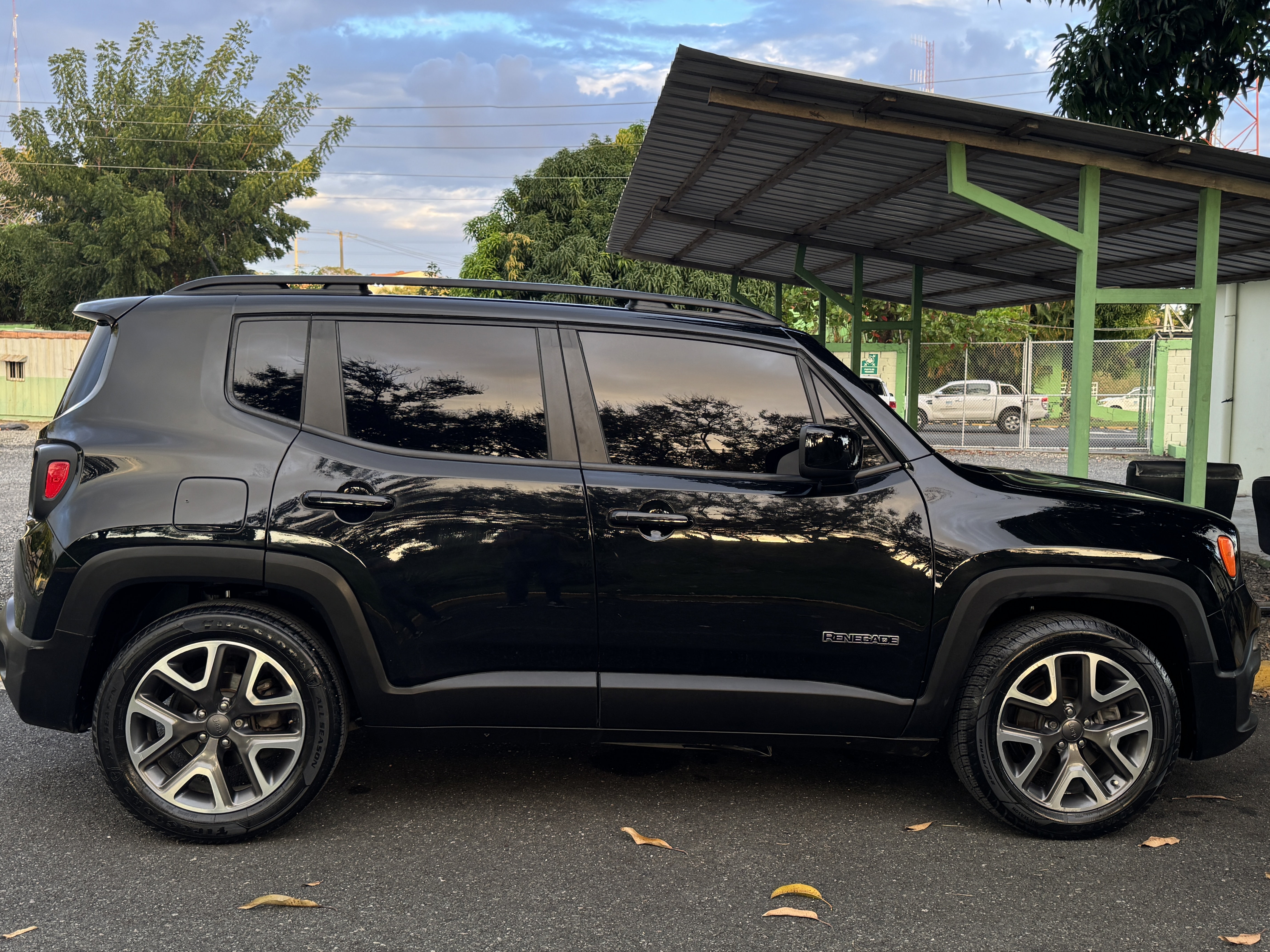 jeepetas y camionetas - Jeep Renegade 2017 COMO NUEVA 6