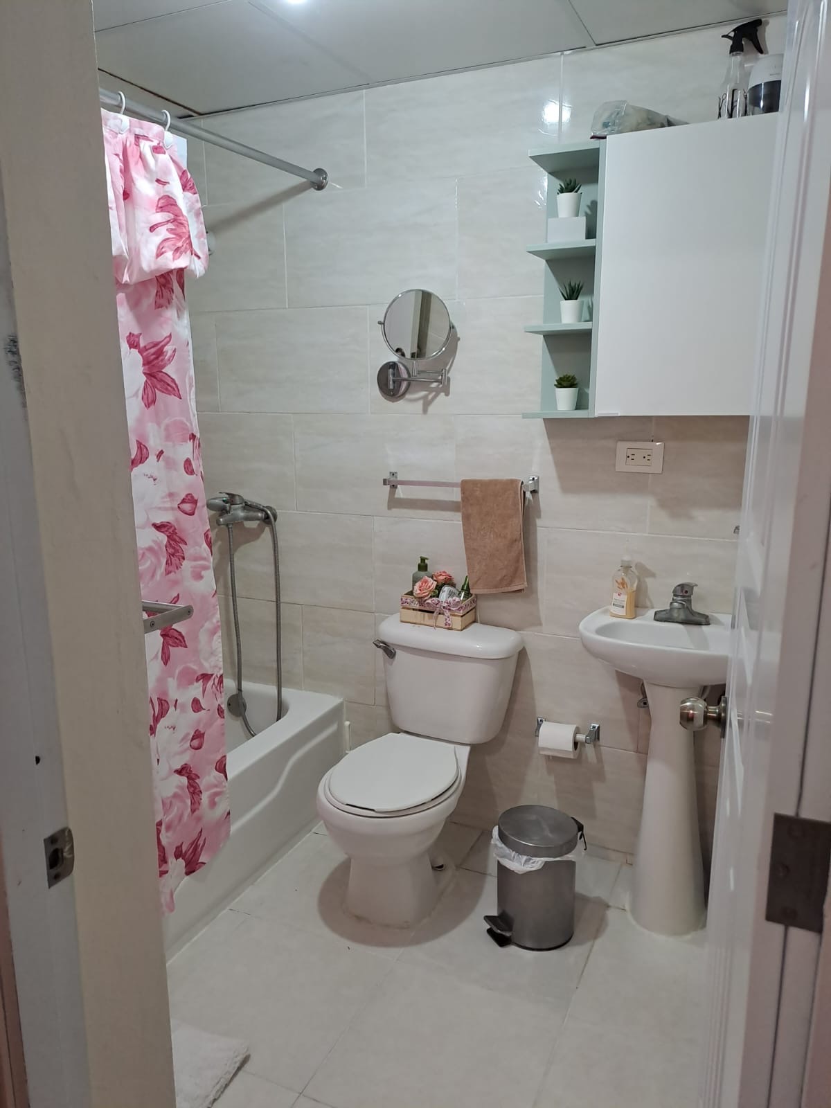 apartamentos - Apartamento en 2do nivel excelente, 3.7 Neg  5