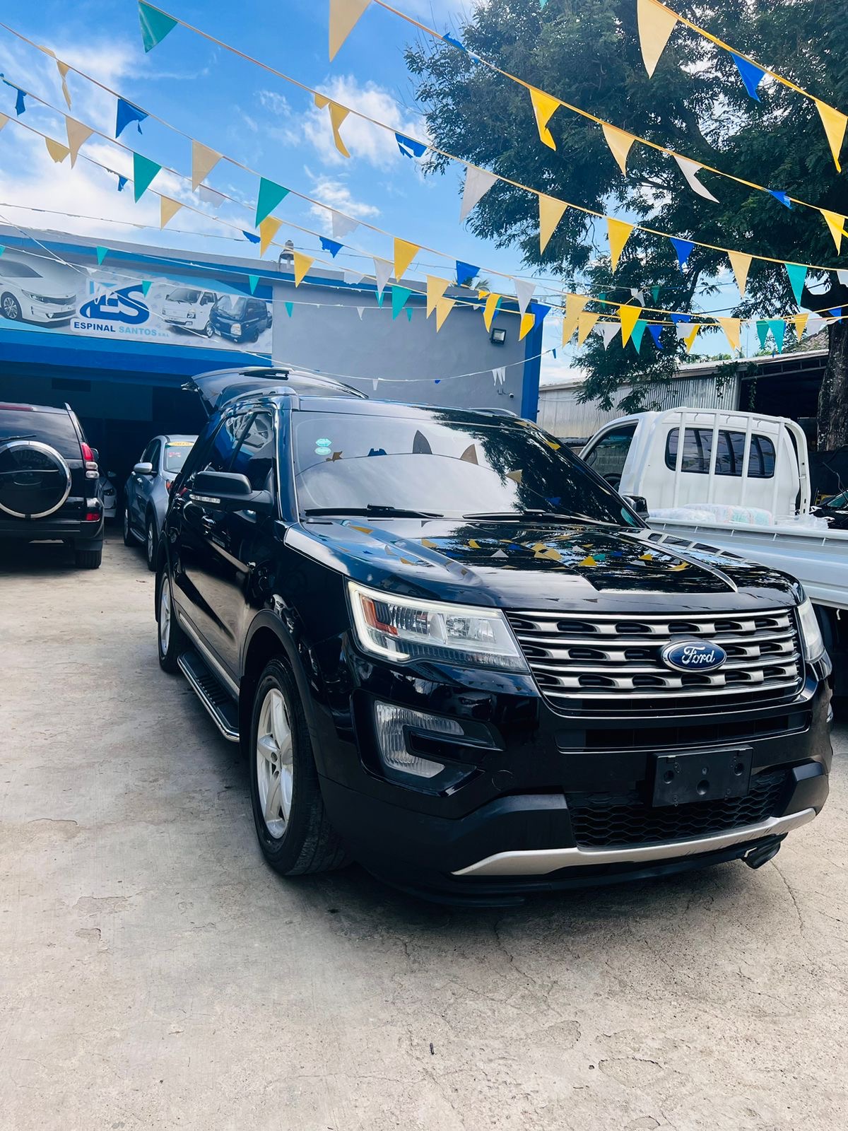 jeepetas y camionetas - 2017 ford explore 4X4 en buena condicion. 3