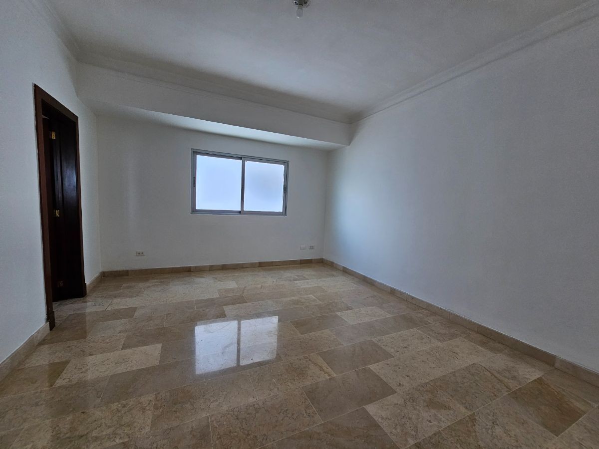 apartamentos - Se vende y se alquila  apartamento en el Naco 
 3