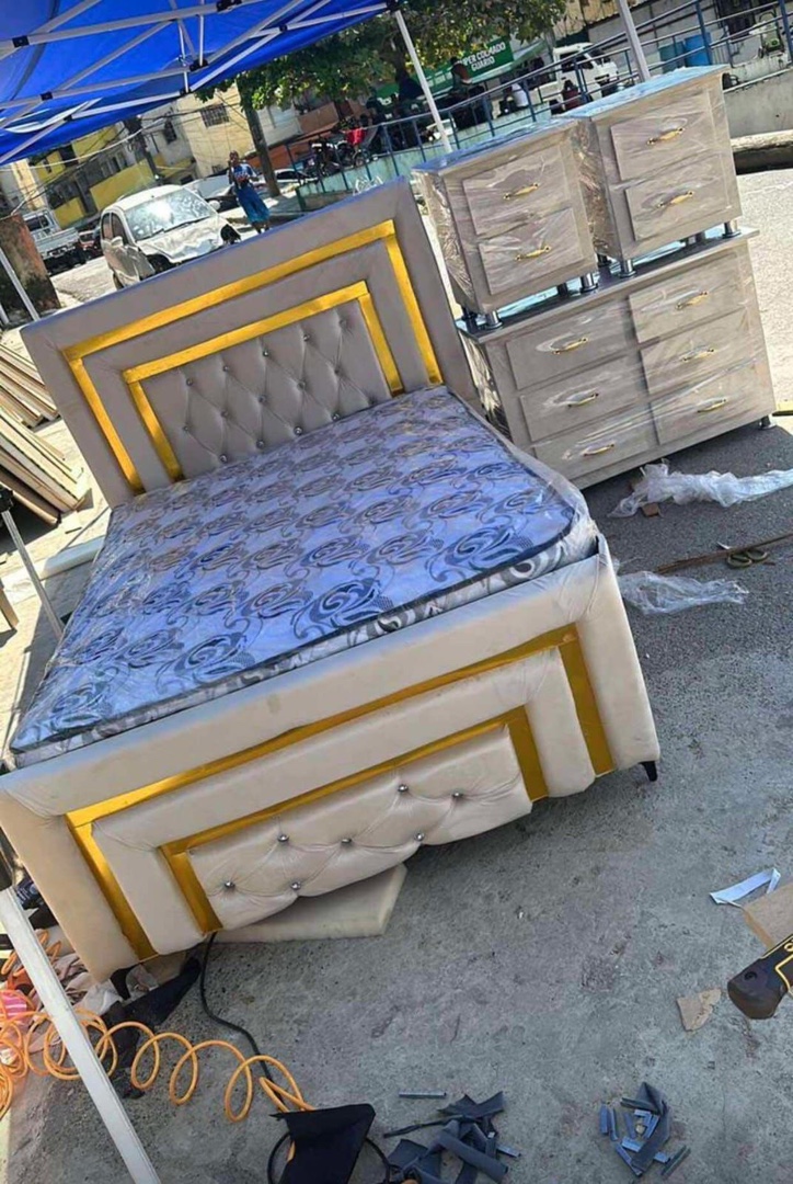 muebles y colchones - Juegos de aposento completoIncluye:colchón,2 mesitas de noche y gavetero Dm 0