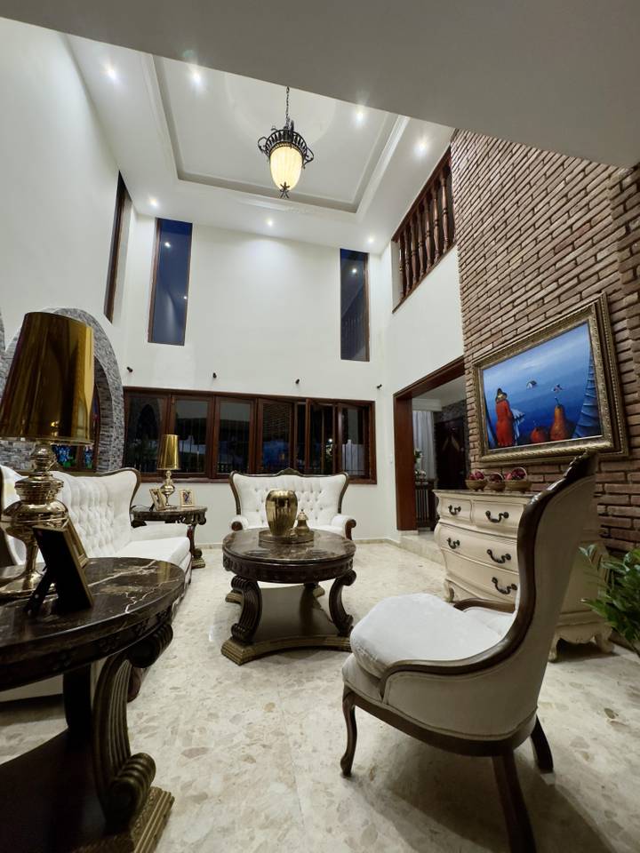 casas - Espaciosa casa de 2 niveles en venta  7