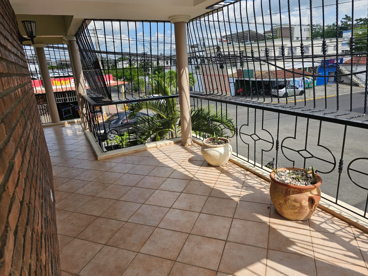 casas - Casa con ApartaEstudio y Locales Comerciales en San Francisco de Macorís Macoris 3