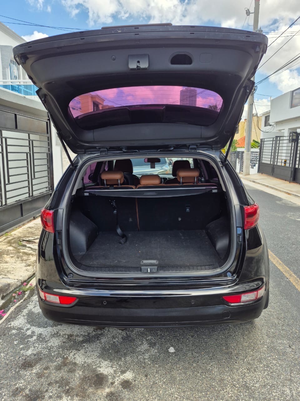 jeepetas y camionetas - Kia Sportage 2017 Negra. 950 mil negociable 4