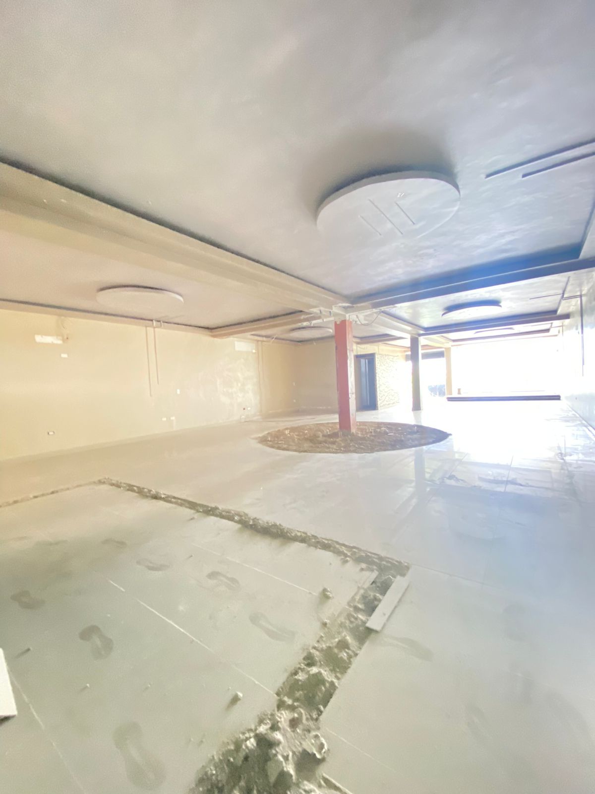 oficinas y locales comerciales - Local comercial en alquiler, Av. Charles de Gaulle 5
