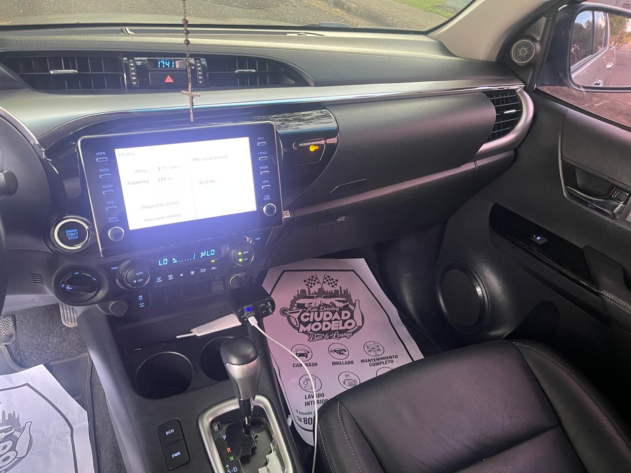 camiones y vehiculos pesados - VENDO HILUX LIMITED 2023 1
