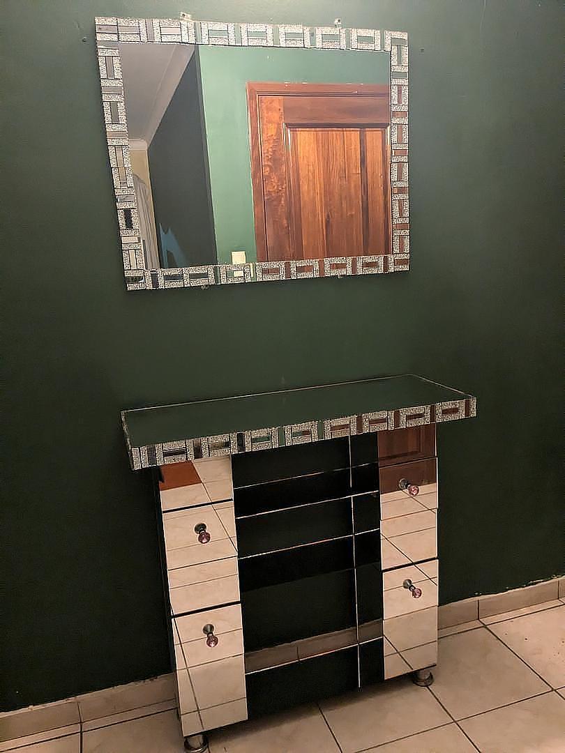 decoración y accesorios - Credencia de cristal en perfecto estado (precio negociable) 0