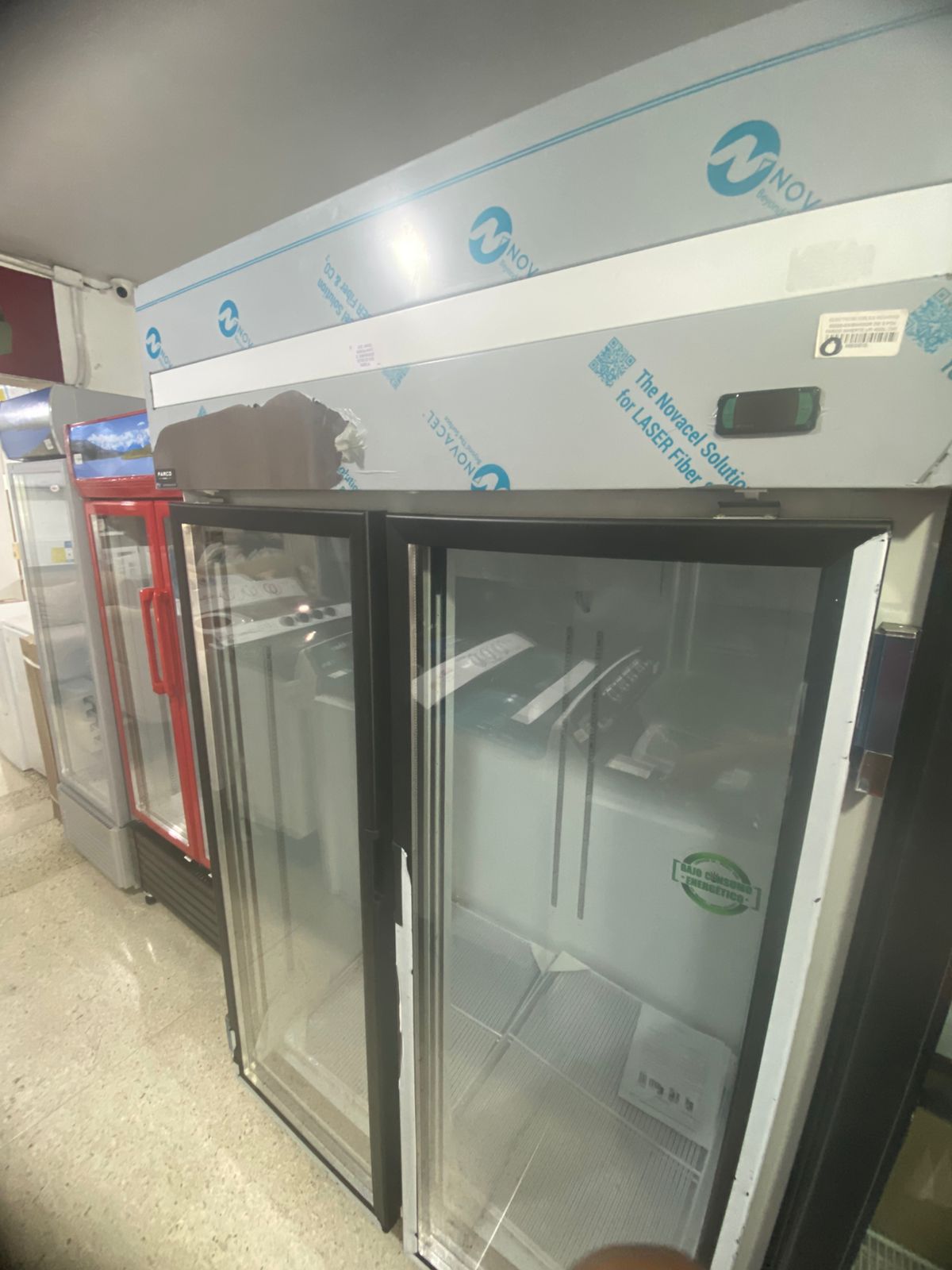equipos profesionales - *EXHIBIDOR FARCO*INVERTE NUEVO1 AÑO DE GARANTÍA MODELO: UR-40GL-TMI 0