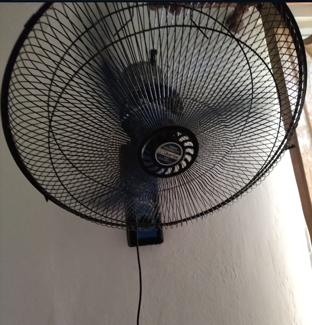 aires acondicionados y abanicos - Varios abanicos de pared y pedestal  1