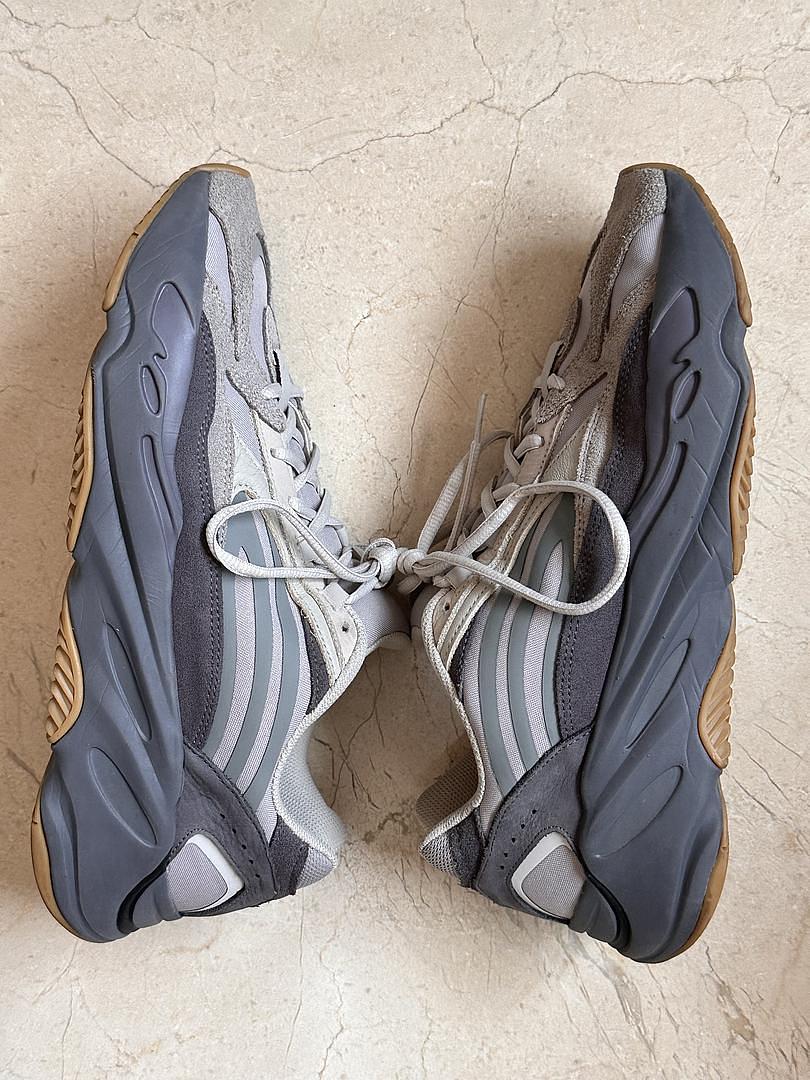 zapatos para hombre - Adidas Yeezy Boost 700 V2 Tephra | Como Nuevos  4