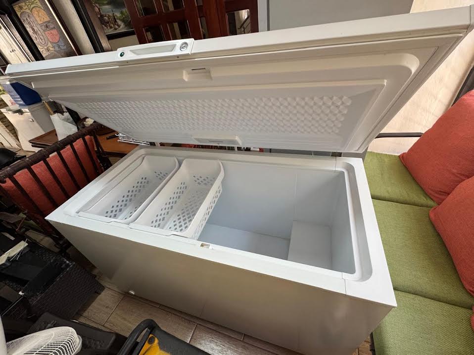 equipos profesionales - FREEZER FRIGIDAIRE HORIZONTAL 14.8 PIES 1