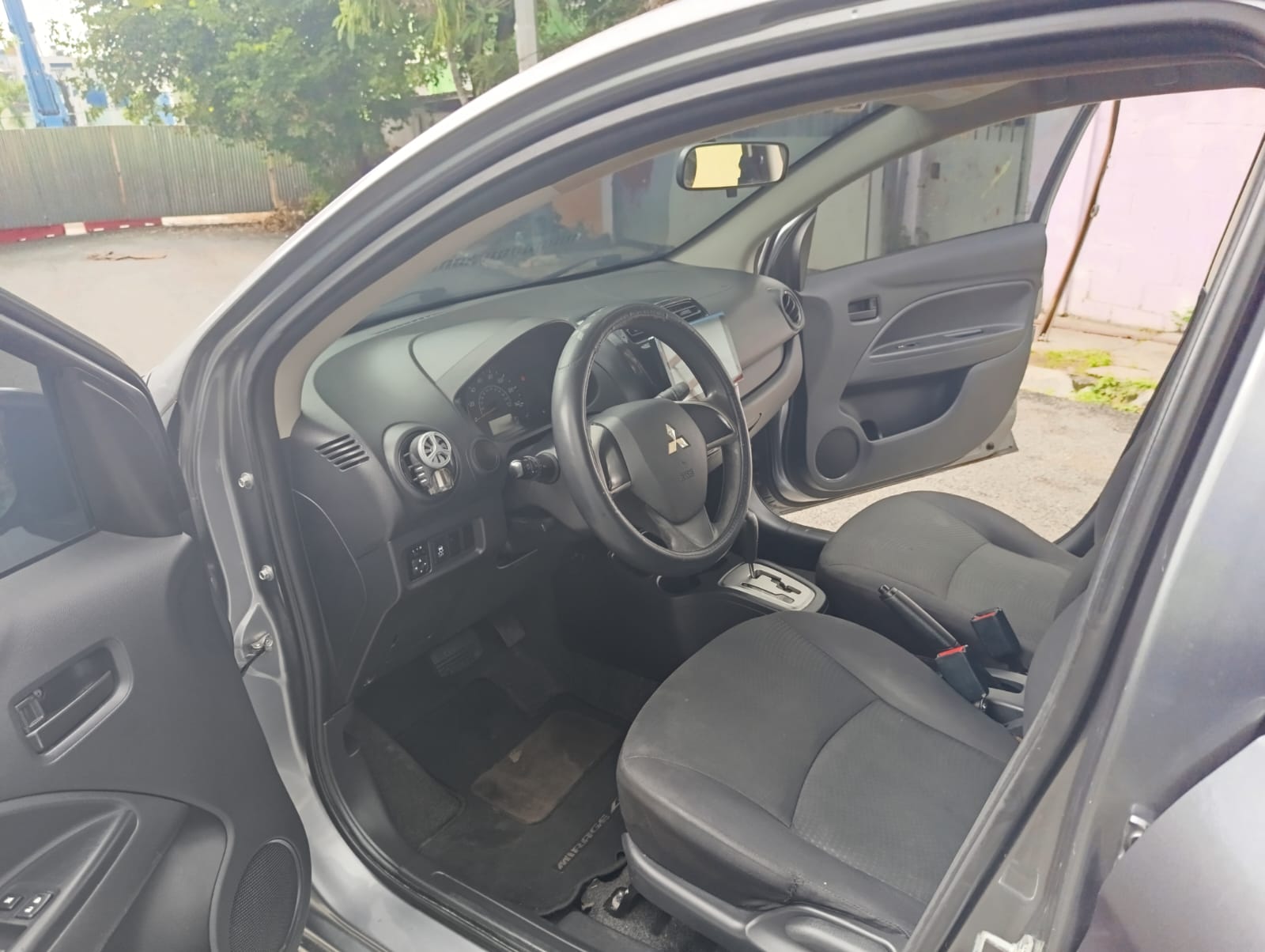 carros - Vendo Carro Mitsubishi Mirage 2017 4