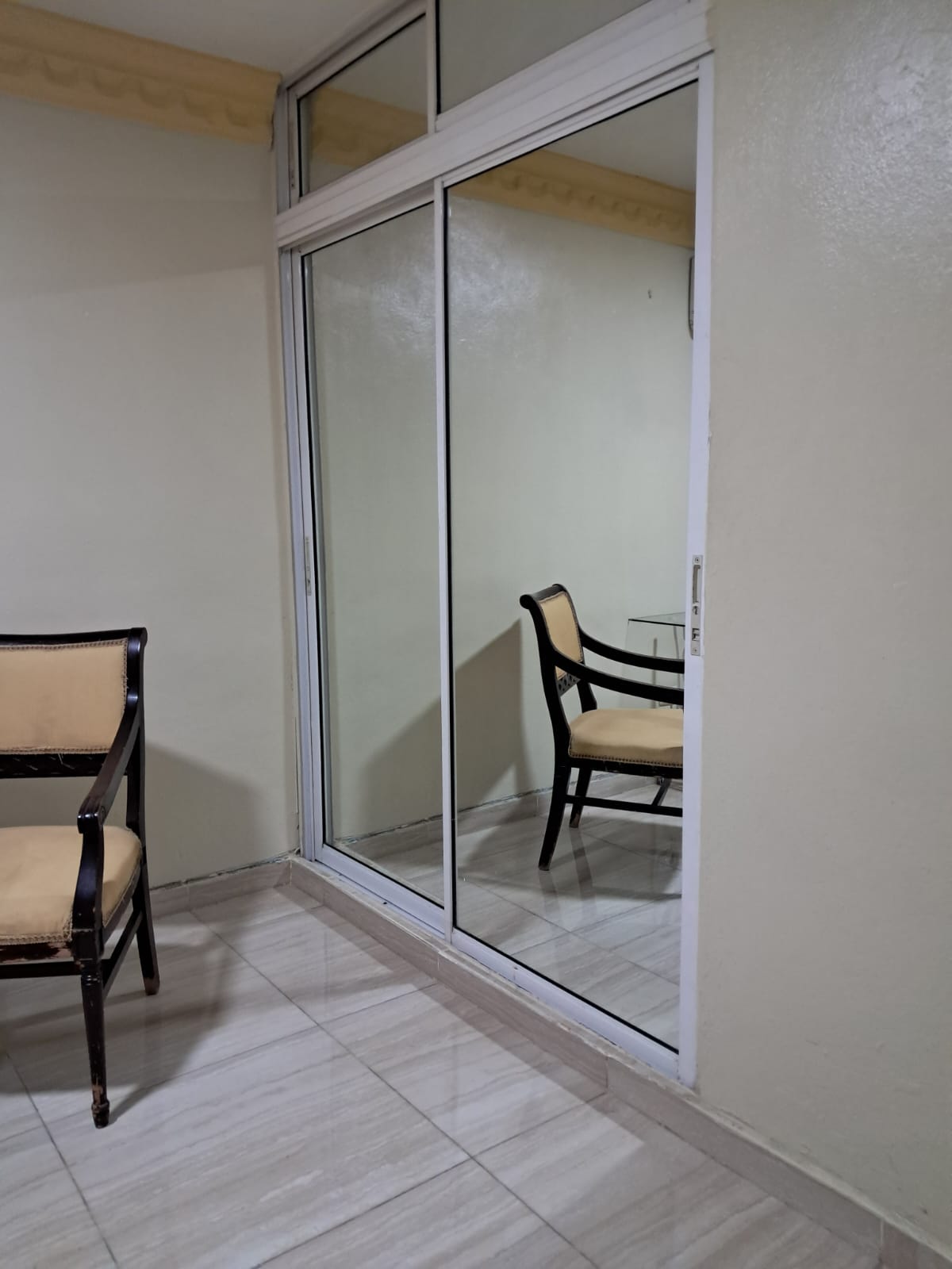 habitaciones y viviendas compartidas - Alquilo Habitación Amueblada Av. Abraham Lincoln 4