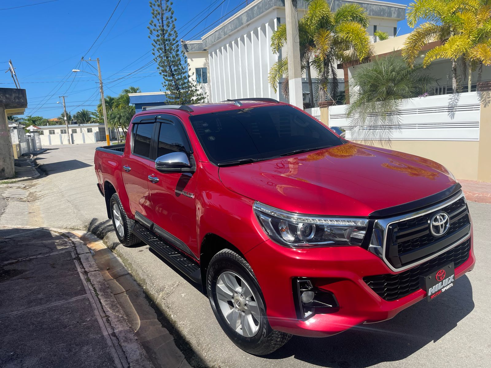 jeepetas y camionetas - Vendo hilux TRÉBOL plus 2020 3