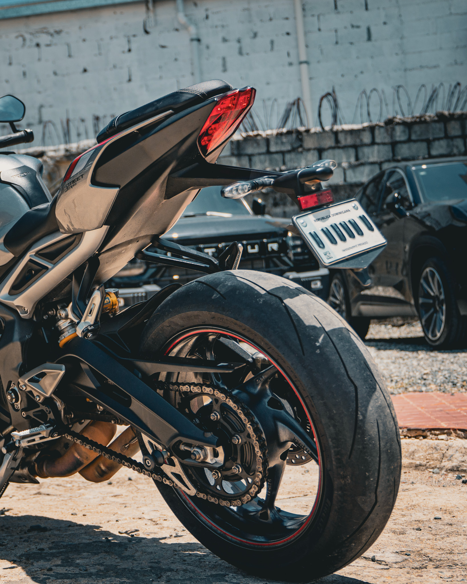 motores y pasolas - TRIUMPH STREET TRIPLE RS 765 8
