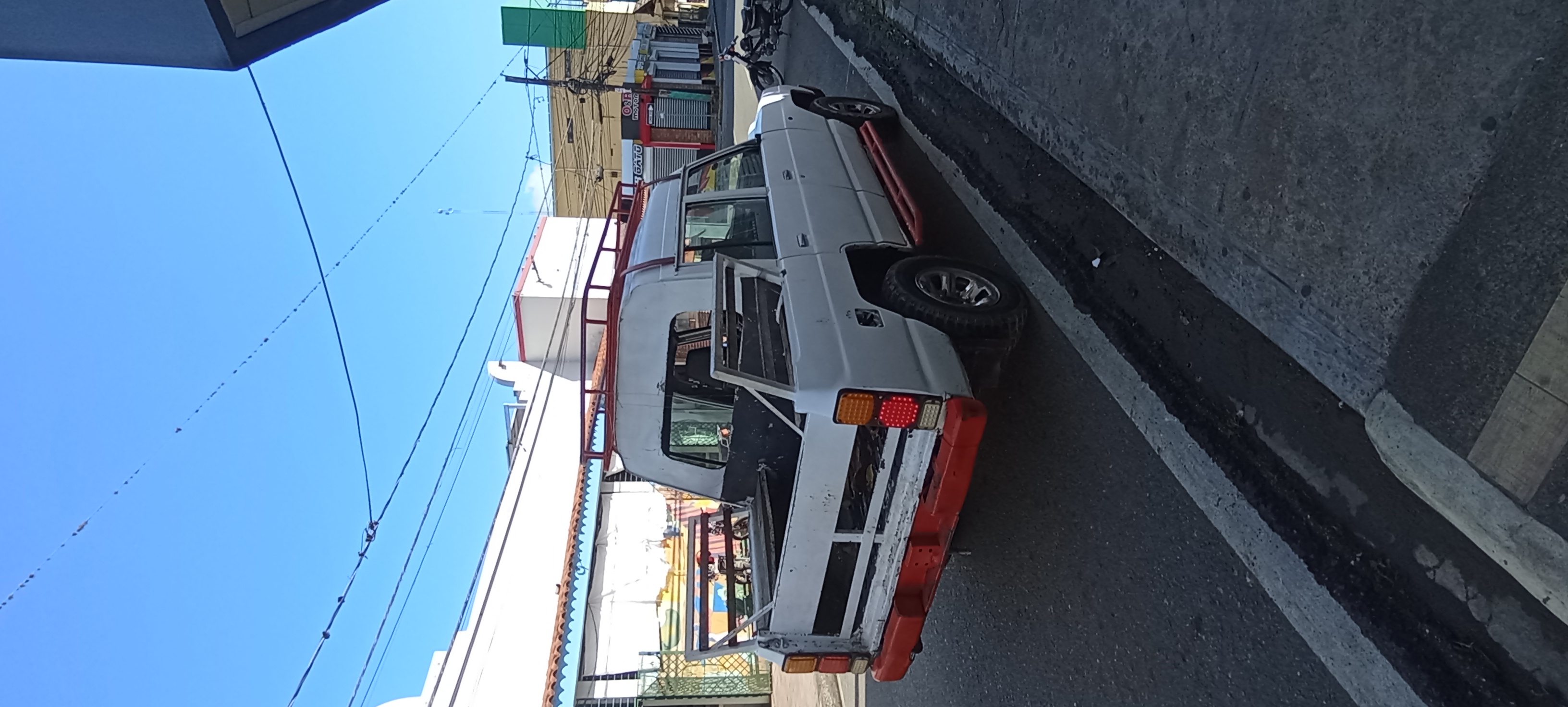 jeepetas y camionetas - Nissan de oportunidad compré un camión  3