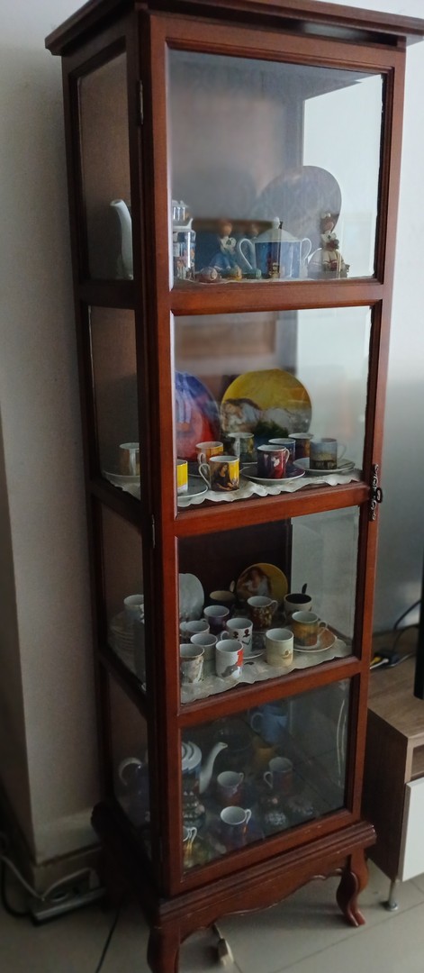 muebles y colchones - Vendo vitrina de exhibicion 1