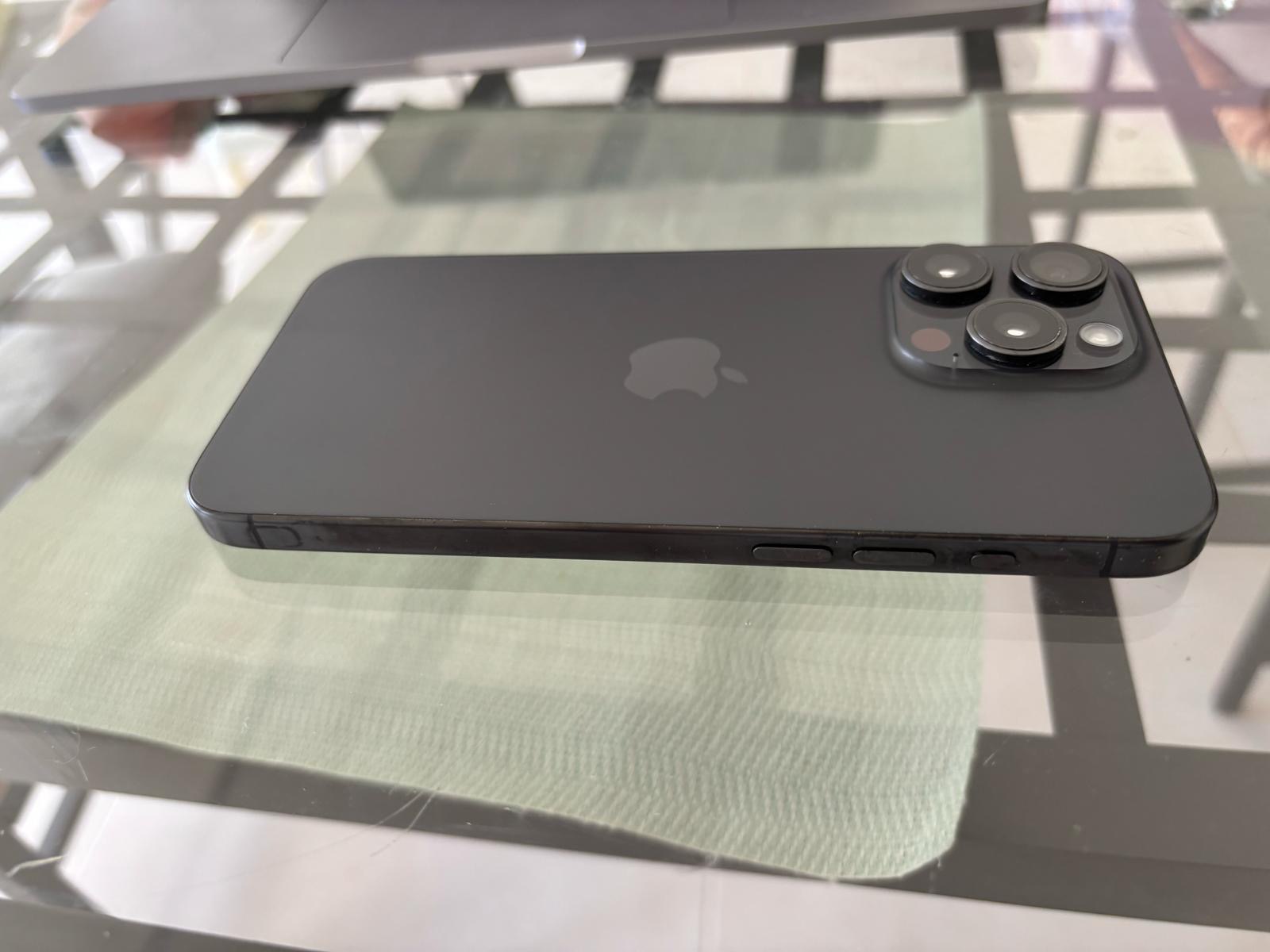 celulares y tabletas - iPhone 15 Pro Max  3